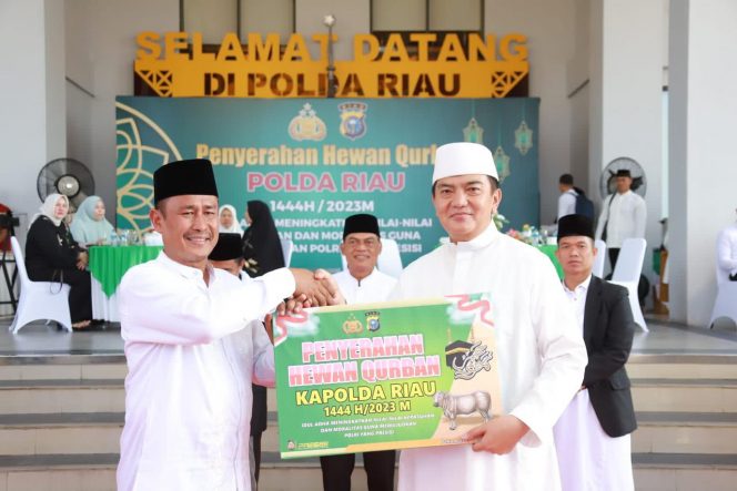 
 Sepuluh Ribu Jamaah Hadiri Sholat Idul Adha 1444 Hijriah 2023 di Halaman Mapolda Riau