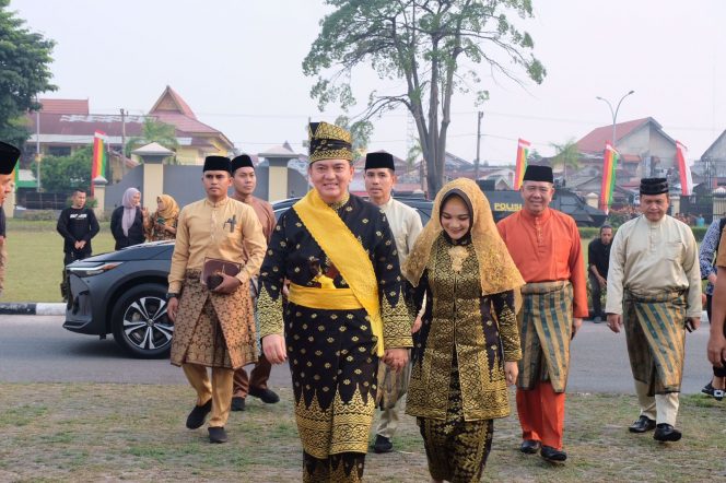 
 Polda Riau Gelar Pesta Rakyat Dalam Rangka Penganugerahan Gelar Adat Irjen M Iqba