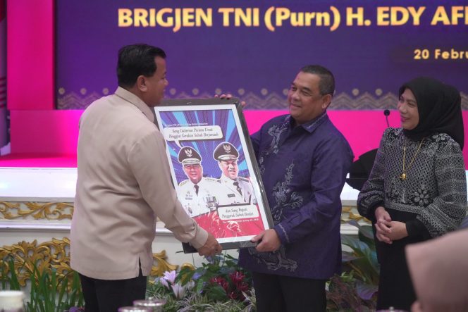 
 Bupati Kuansing Suhardiman :  Gerakan H Edy Natar Bisa Jadi Role Model Bagi Daerah