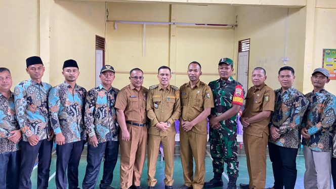 
 Camat Sentra Minta Masyarakat Marsawa Kompak dan Pertahankan Predikat Desa Mandiri