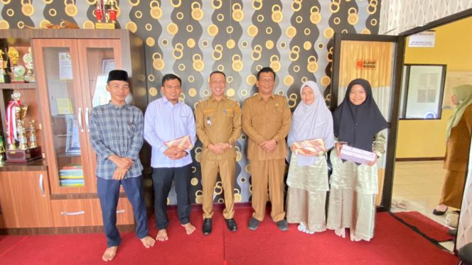 
 Camat Hevi Heri Silaturahmi Dengan Pejuang MTQ Kuansing Asal Sentra