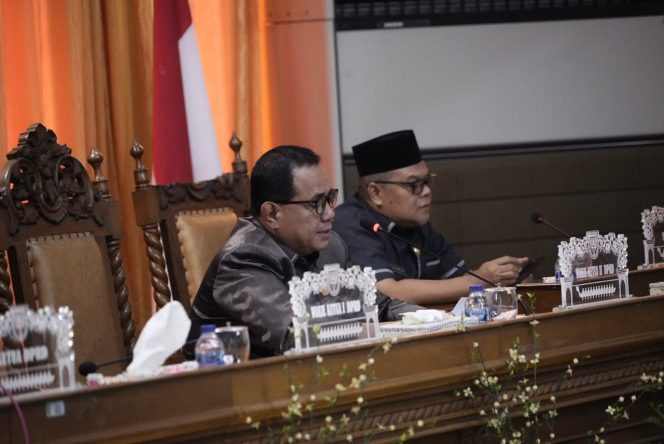 
 Fraksi PDI P Setujui Ranperda Penyertaan Modal dan Pengelolaan Keuangan Daerah Kuansing Disahkan