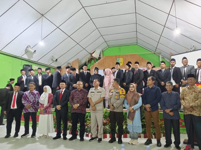
 45 Panwaslu Kecamatan Se Kuansing Di Lantik, Bupati Minta Tegakkan Demokrasi