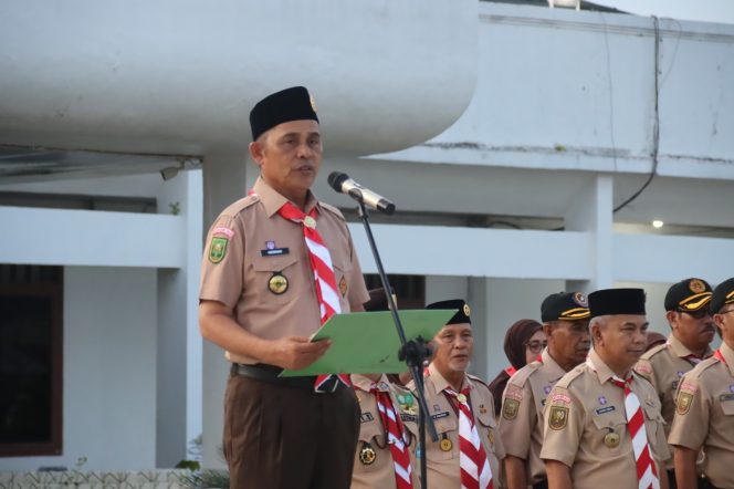
 Pj Bupati Inhil Herman Pimpin Apel Gelar Senja Gerakan Pramuka