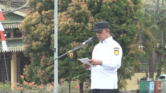 
 Pj Bupati  Herman Pimpin Apel Pagi Gabungan  Dilingkungan Pemkab Inhil