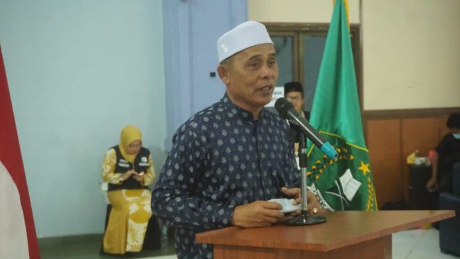 
 Sambut Kedatangan 449 Jemaah Haji Inhil, Haji Herman Ucapkan Rasa Syukur dan Pelukan Hangat