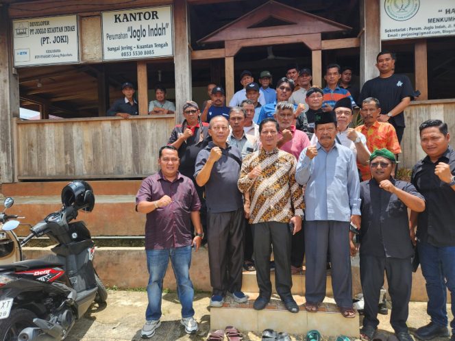 
 Persaudaraan Jawa Kuansing Beri Dukungan Penuh Untuk Mukhlisin Sebagai Cawabup 