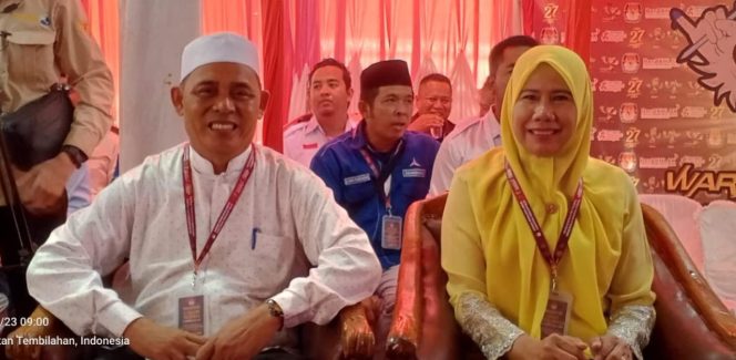 
 Paslon Haji Herman-Yuliantini Datang Lebih Awal Cabut Nomor Urut di KPUD Inhil