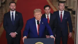 Presiden Donald Trump berpidato dari Gedung Putih, Sabtu (21/6/2025), setelah militer Amerika Serikat menyerang tiga situs program nuklir Iran, yang menandai secara langsung dukungan terhadap Israel. (Dok. Carlos Barria/Pool via AP)