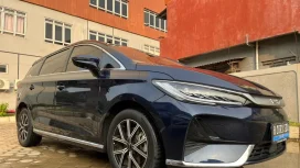 BYD M6. ANTARA/Chairul Rohman.