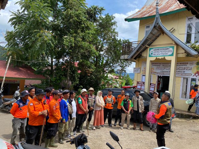 
 Upaya pencarian terhadap seorang warga yang dilaporkan hilang di Jorong Padang Kunyik, Nagari Kamang Mudiak, kembali dilanjutkan oleh tim gabungan, Senin (16/6).IST