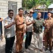Kepala Bidang Rehabilitasi dan Rekonstruksi BPBD Tanah Datar, Netrizal, S.T., M.T., turun langsung meninjau proses pembangunan tersebut bersama tim teknis. Foto: Al Afif